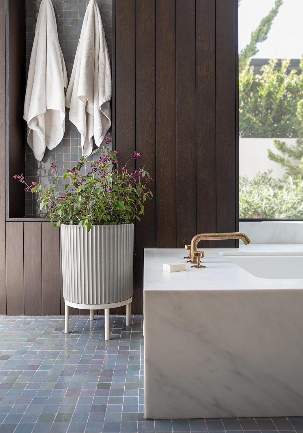 Veradek Demi Series Round Planter w/Stand for Porch/Patio | Durable Plastic-Stone Composite & Wooden Stand | Modern Décor for Tall Plants, Flowers