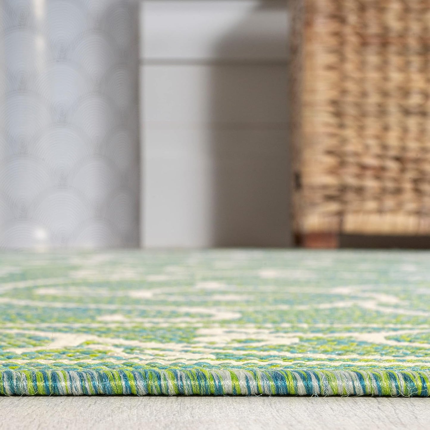 JONATHAN Y SMB106K-8 Charleston Vintage Filigree Textured Weave Indoor Outdoor Area Rug, Classic Traditional Easy-Cleaning,Bedroom,Kitchen,Backyard,Patio,Non Shedding, 8 X 10, Green/Ivory