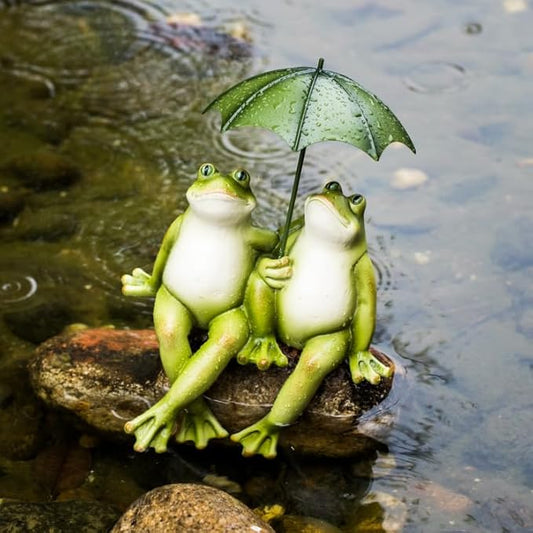Couple Frogs Outdoor Statue - Frogs Decor Resin Happy Couple Hold an Umbrella Garden Statue Frog Garden Décor for Patio Yard Lawn Porch Gardening Décor 8.5" x 11" x 6.5"