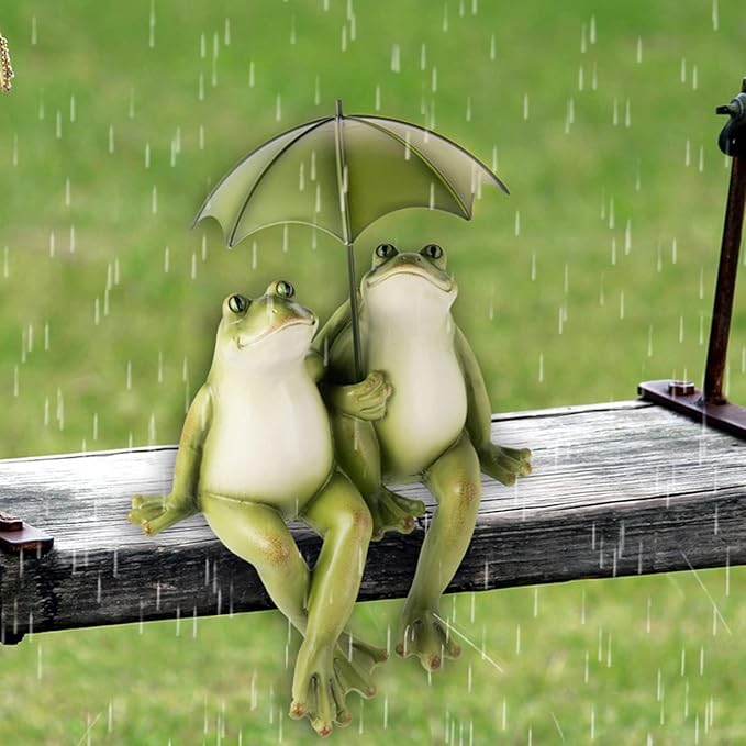 Couple Frogs Outdoor Statue - Frogs Decor Resin Happy Couple Hold an Umbrella Garden Statue Frog Garden Décor for Patio Yard Lawn Porch Gardening Décor 8.5" x 11" x 6.5"