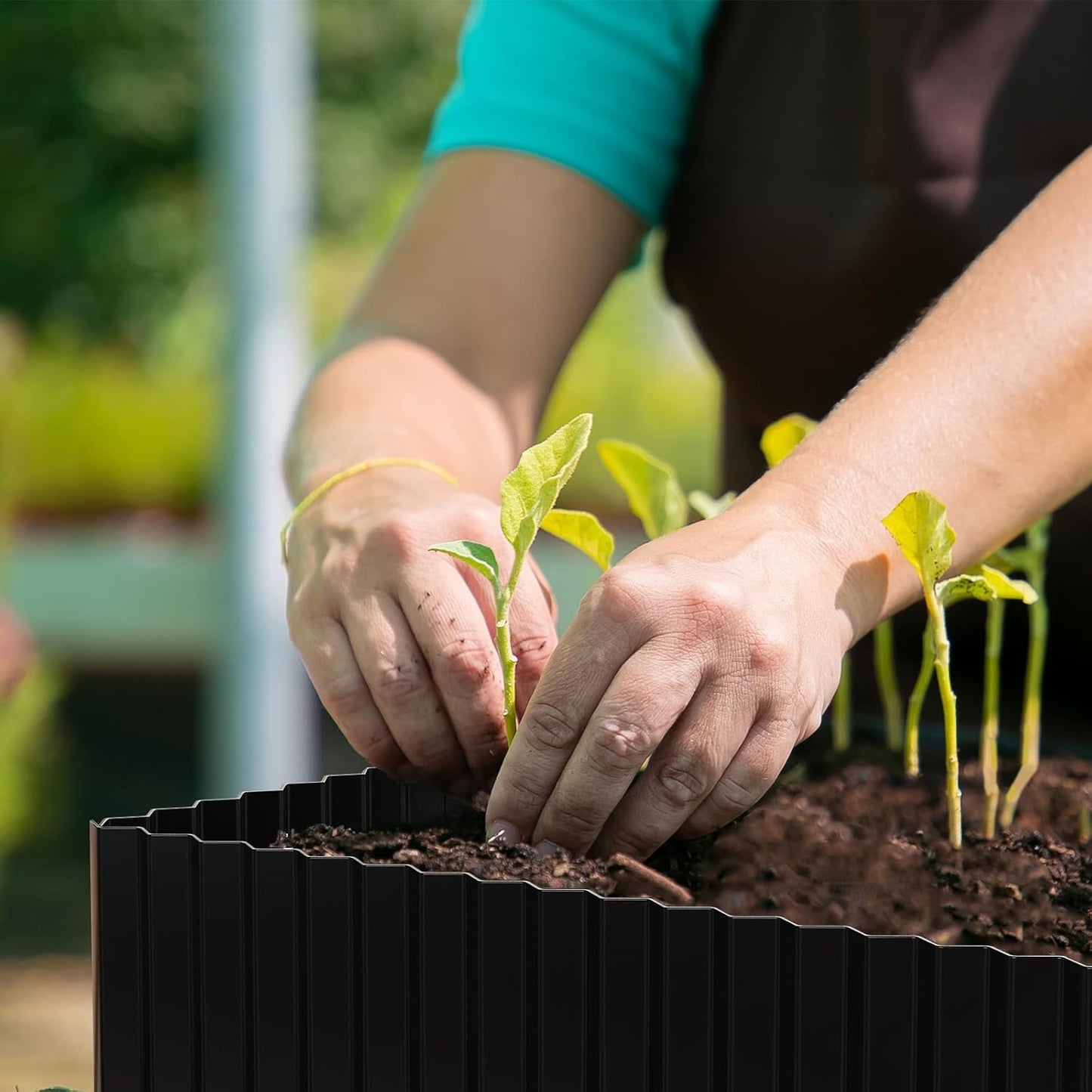 SnugNiture Corrugated Metal Garden Edging,4" x 10' Sturdy Lawn Edging Border,Landscape Edging Border for Lawn, Flower Bed,Garden and Yard(Black)