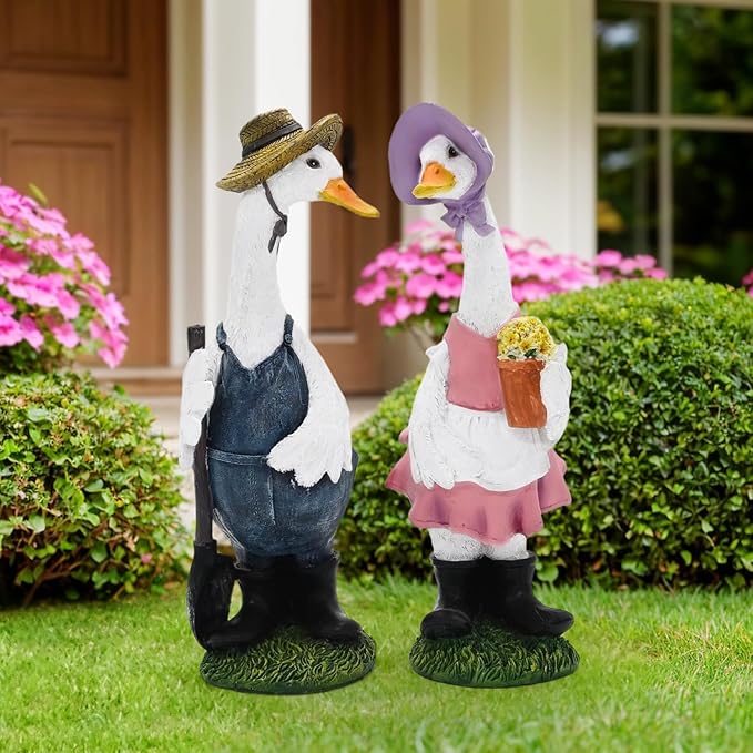Porch Goose Statue with Outfits Large Garden Sculpture Home Outdoor Decorations Lawn Resin Big Duck Figurine Outside Yard Geese Decor Life Size Farmhouse Duckling Couple Dress Up