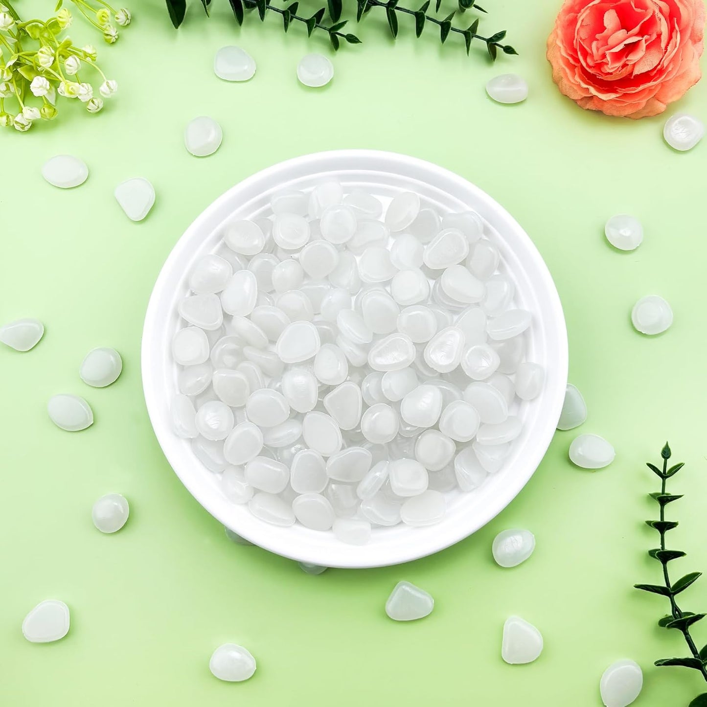 Glow in The Dark Fish Tank Rocks,Glowing Rocks Stones Resin Glow in Dark Pebbles for Outdoor Garden, Fish Tank, Aquarium, Landscaping,Driveway Decoration,White 1.4 Lb