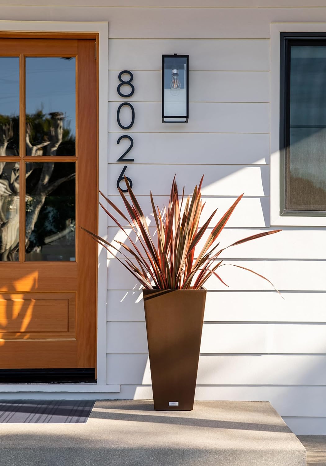 Veradek V-Resin Indoor/Outdoor Taper Planter, 2-Pack (26 inch, Espresso)