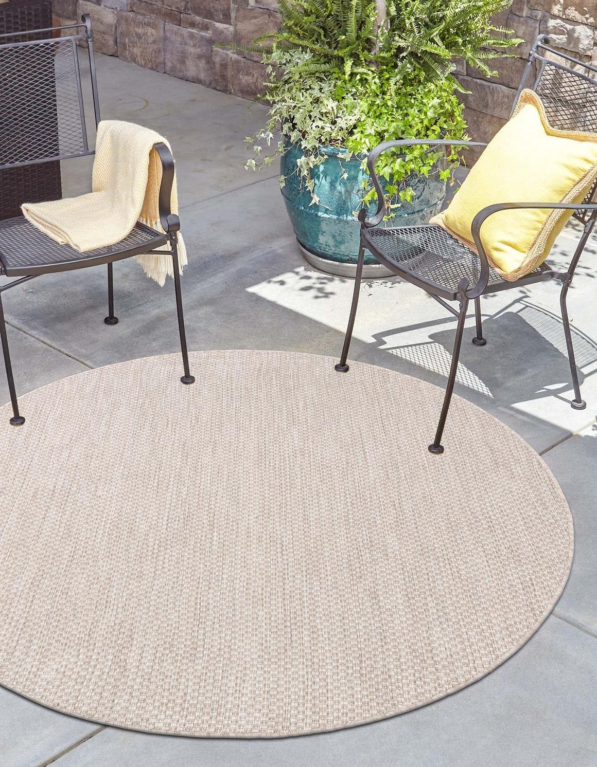 Unique Loom Outdoor Solid Collection Area Rug (7' 10" Round Beige/Ivory)