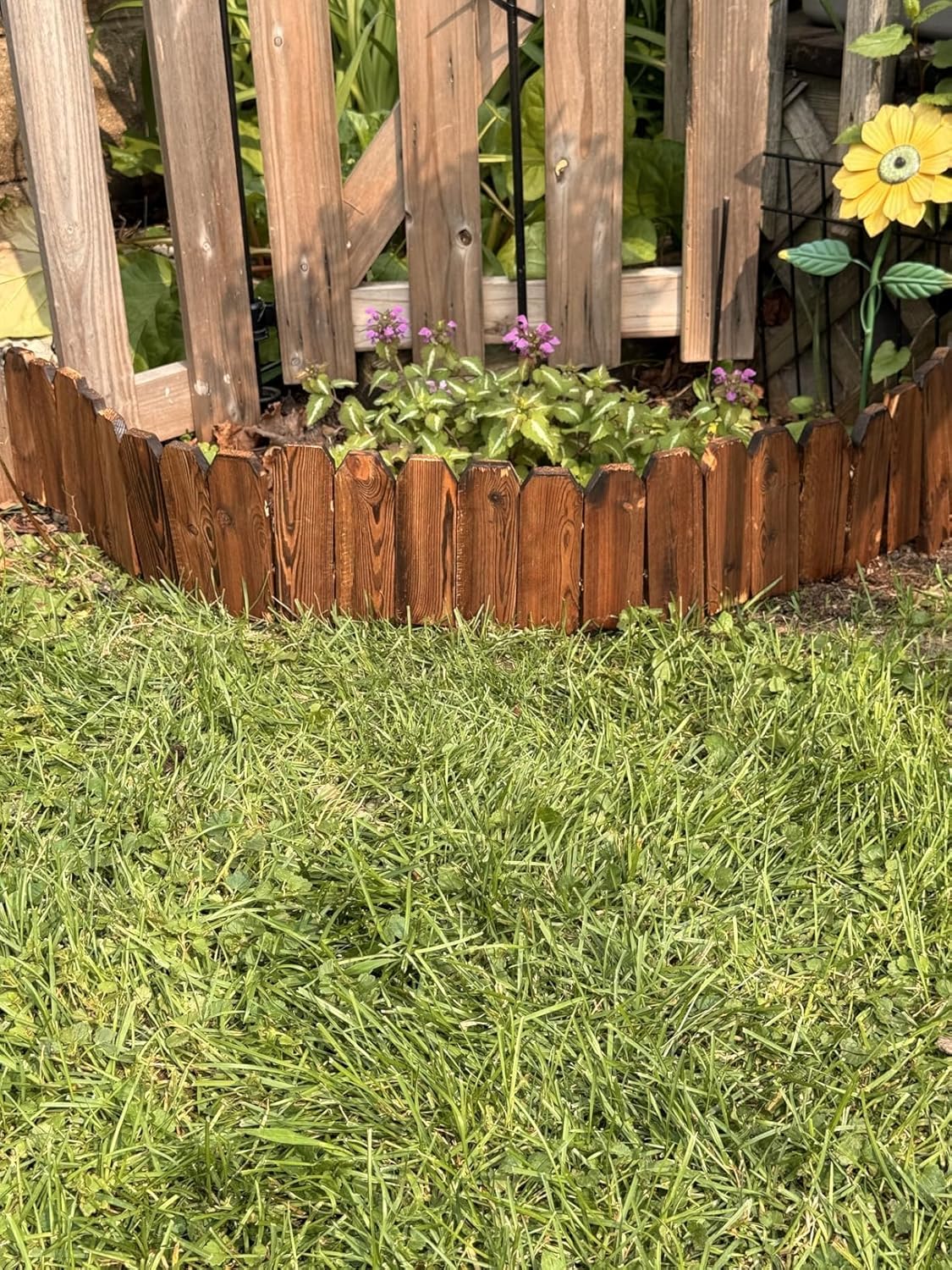 Wood Fence Border for Garden Beds – 9.8" H x 47" L Wooden Landscape Edging Panels, Rustic Decorative Outdoor Divider for Lawn, Path, and Yard Design