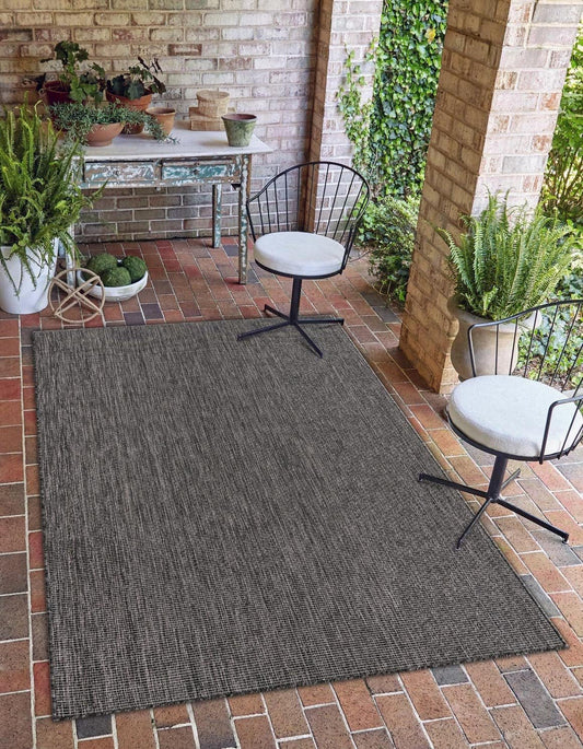 Unique Loom Outdoor Solid Collection Area Rug (7' 10" x 10' Rectangle Black/Ivory)