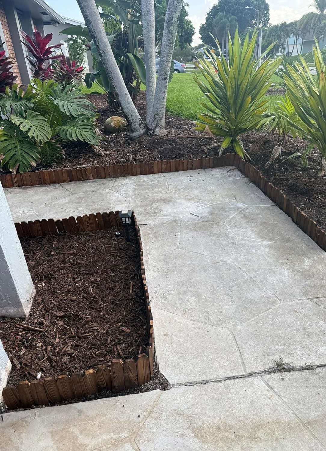 Wood Fence Border for Garden Beds – 9.8" H x 47" L Wooden Landscape Edging Panels, Rustic Decorative Outdoor Divider for Lawn, Path, and Yard Design (3-Pack, Covers 11.75 Ft)