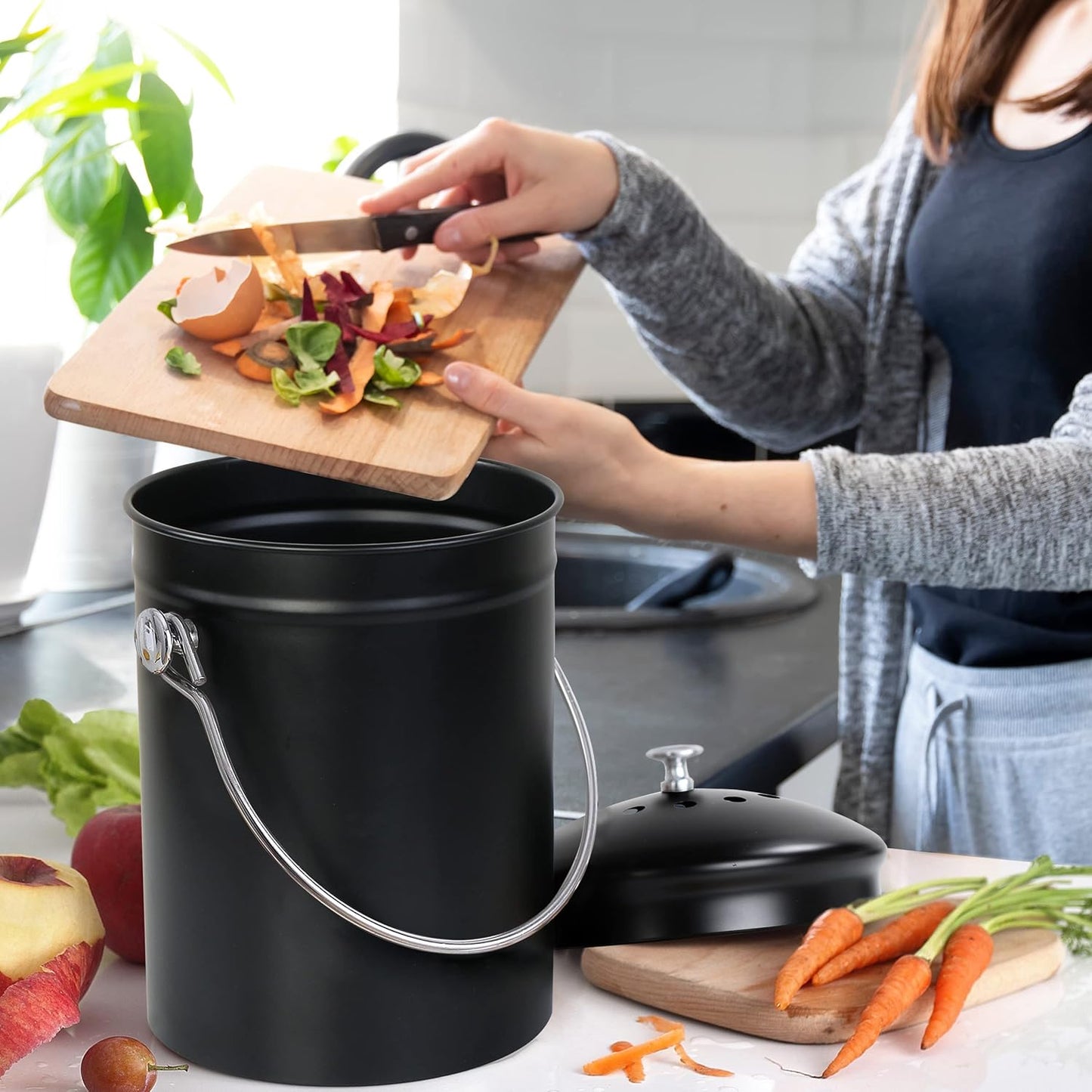 Utopia Kitchen Compost Bin for Kitchen Countertop, 1.3 Gallon Compost Bucket for Kitchen with Lid, Includes 1 Spare Charcoal Filter (Black)