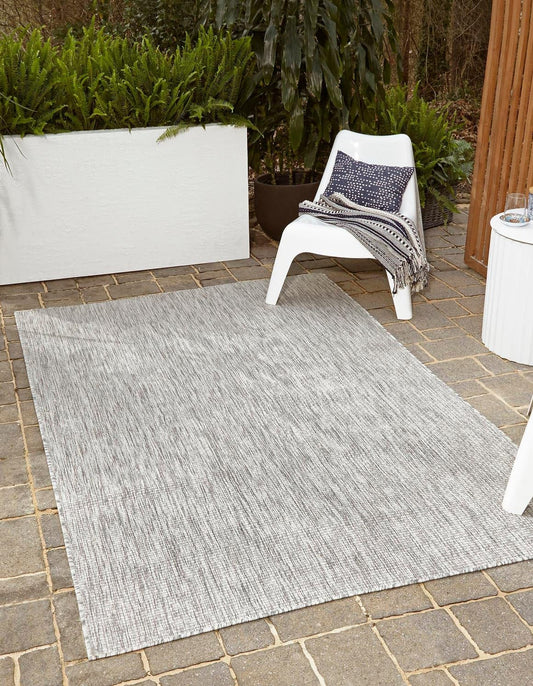 Unique Loom Outdoor Solid Collection Area Rug (7' 10" x 10' Rectangle Light Gray/Ivory)