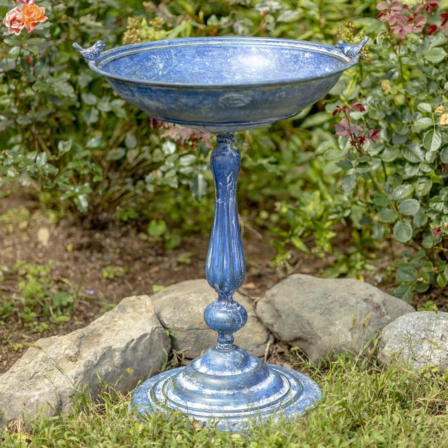 Zaer Ltd. Ornate Metal Pedestal Style Birdbath with Cast Iron Birds on Rim Full Base (Blue)
