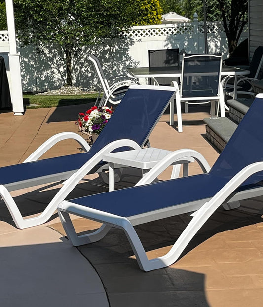 PURPLE LEAF Patio Chaise Lounge Chair Set of 3 Outside Aluminum Plastic Stackable Tanning Chairs with Armrests and Side Table for Pool Sunbathing Beach Deck Outdoor Lounger, Navy Blue