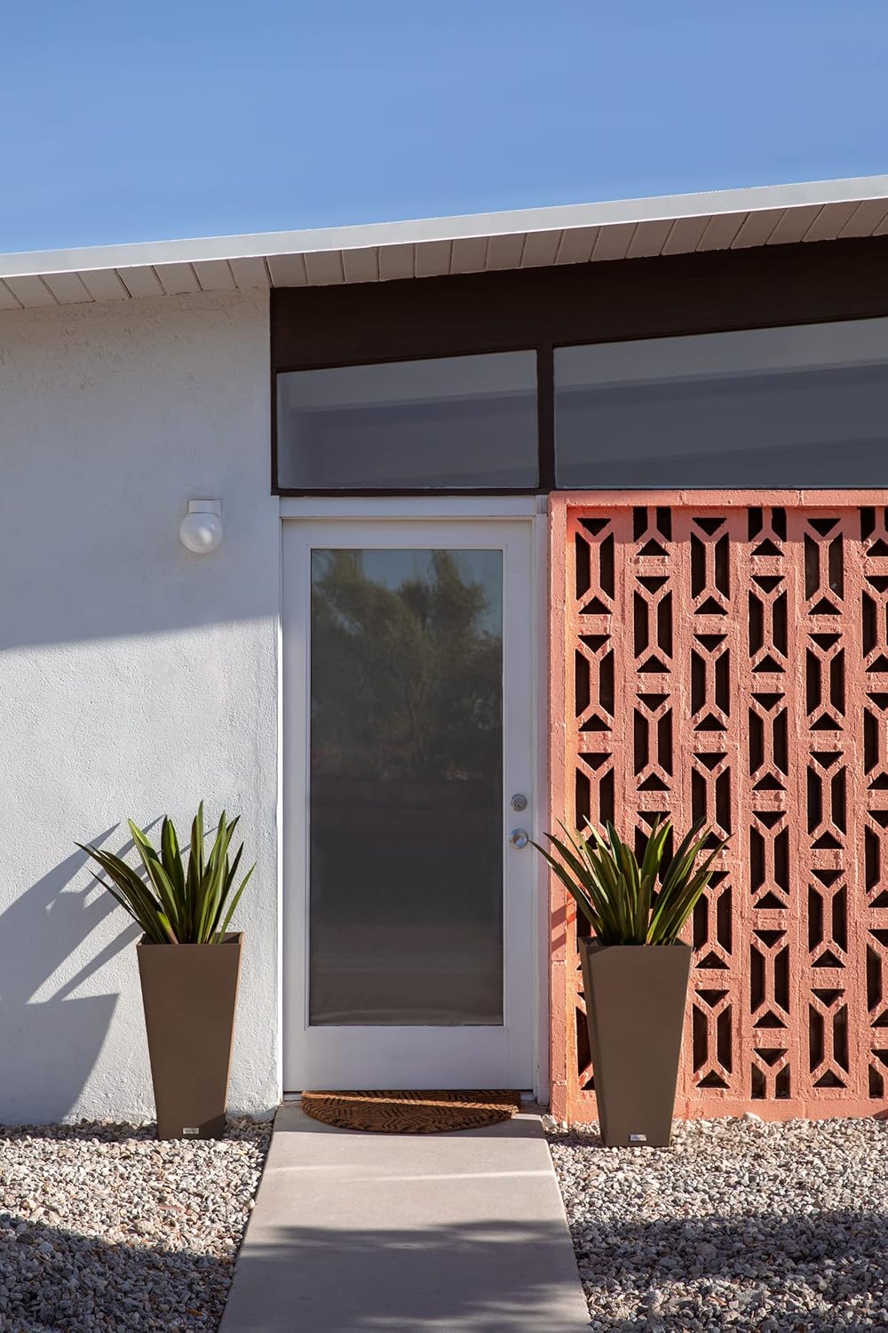 Veradek V-Resin Indoor/Outdoor Taper Planter, Set of 2 (30 inch, Espresso)