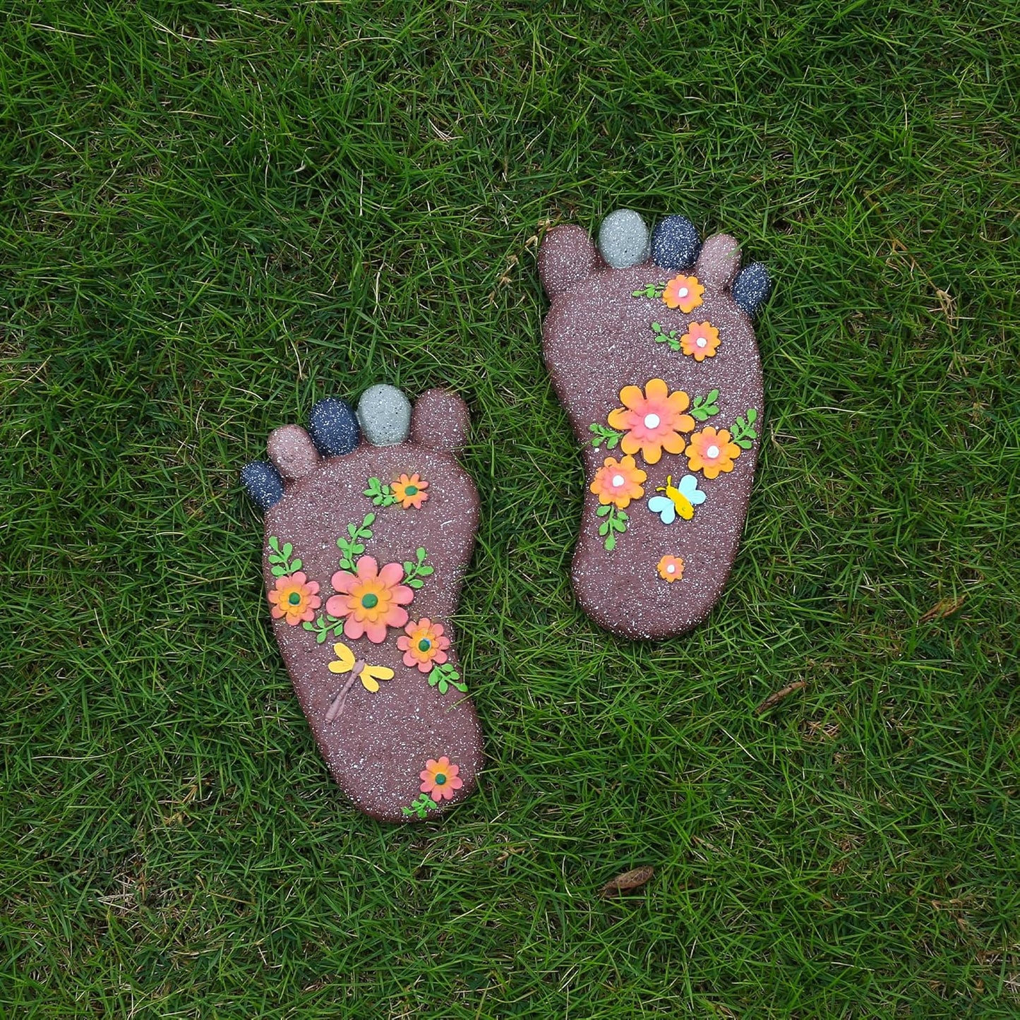 Stepping Stones Outdoor - Garden Decorative Stones for Patio, Deck, Garden or Sidewalk Home Decor Footprint Shaped Stepping Stones Set of 2 （Dark Brown）
