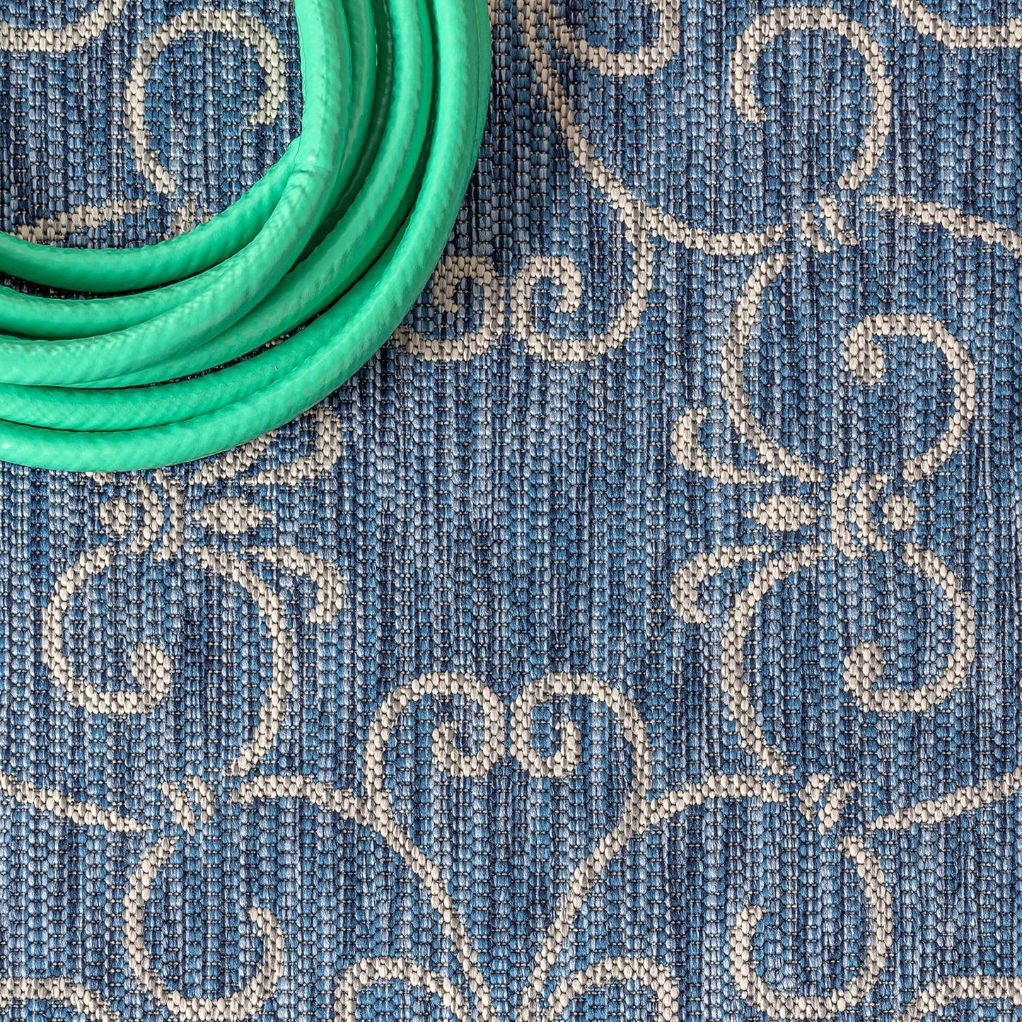 JONATHAN Y SMB106D-5SQ Charleston Vintage Filigree Textured Weave Indoor Outdoor Area Rug Classic Coastal Easy Cleaning Bedroom Kitchen Backyard Patio Non Shedding, 5' Square, Navy/Gray