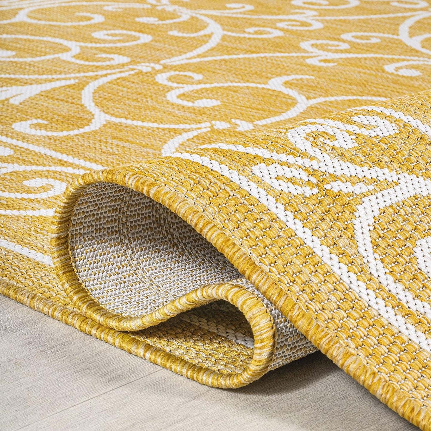 JONATHAN Y SMB106L-4 Charleston Vintage Filigree Textured Weave Indoor Outdoor Area Rug, Classic Traditional Easy-Cleaning,Bedroom,Kitchen,Backyard,Patio,Non Shedding, 4 X 6, Yellow/Cream